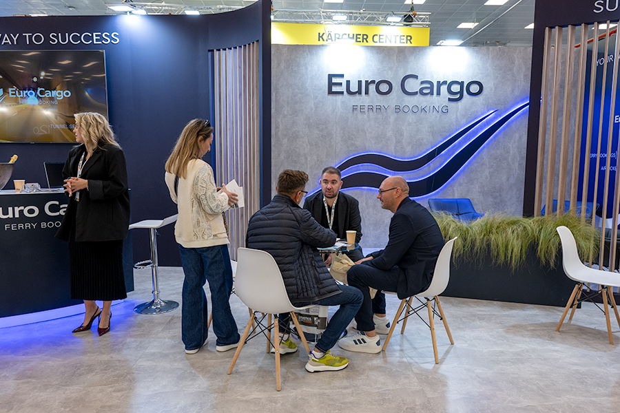 gallery-apologistiko-Day3-LogisticsTruck2026-FEL_1170_900x600